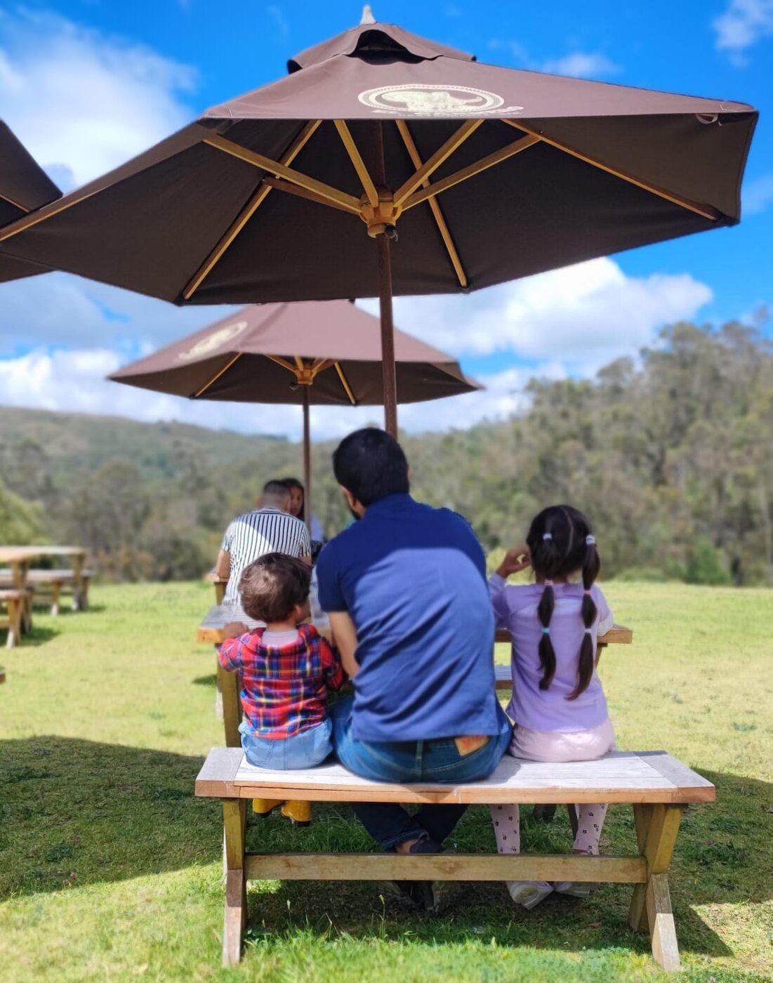 Daniel con sus hijos